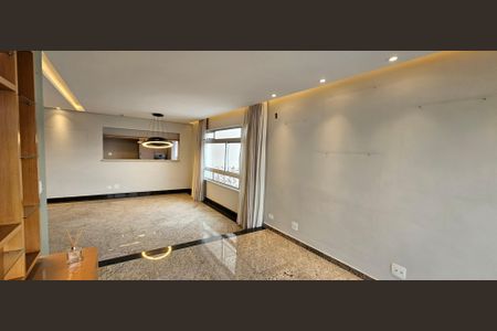 Apartamento à venda com 340m², 4 quartos e 4 vagasSala