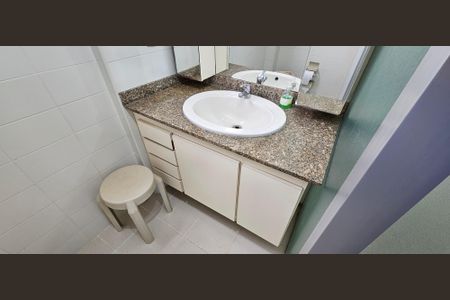 Apartamento à venda com 340m², 4 quartos e 4 vagasBanheiro da Suíte 2