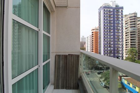 Varanda de apartamento à venda com 1 quarto, 50m² em Indianópolis, São Paulo