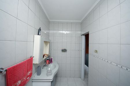 Casa à venda com 125m², 4 quartos e 2 vagasBanheiro