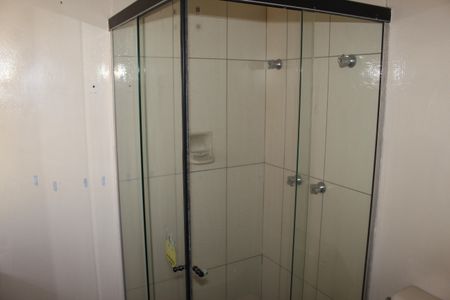 Apartamento à venda com 270m², 2 quartos e 3 vagasBanheiro da Suíte 1