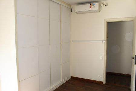 Apartamento à venda com 270m², 2 quartos e 3 vagasQuarto 1