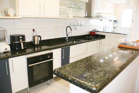 Apartamento para alugar com 101m², 3 quartos e 2 vagas Apartamento para alugar com 101m², 3 quartos e 2 vagasCozinha