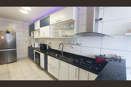 Apartamento para alugar com 101m², 3 quartos e 2 vagas Apartamento para alugar com 101m², 3 quartos e 2 vagasCozinha