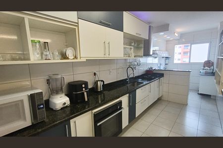 Apartamento para alugar com 101m², 3 quartos e 2 vagas Apartamento para alugar com 101m², 3 quartos e 2 vagasCozinha