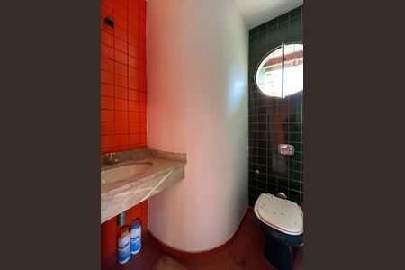 Apartamento à venda com 180m², 2 quartos e 1 vaga Apartamento à venda com 180m², 2 quartos e 1 vagaLavabo