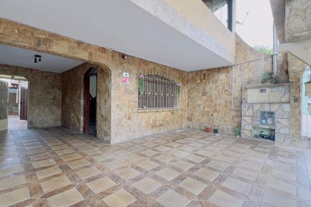 Casa à venda com 323m², 3 quartos e 3 vagasGaragem