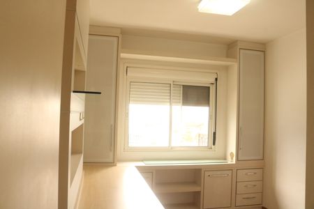Apartamento à venda com 165m², 4 quartos e 3 vagasQuarto 2