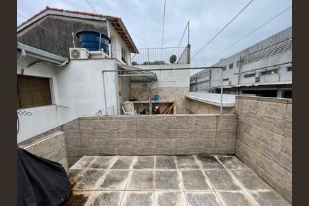 Casa à venda com 75m², 2 quartos e 1 vaga Casa à venda com 75m², 2 quartos e 1 vagaTerraço