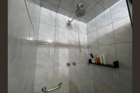 Casa à venda com 75m², 2 quartos e 1 vaga Casa à venda com 75m², 2 quartos e 1 vagaBanheiro