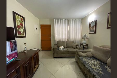 Casa à venda com 75m², 2 quartos e 1 vaga Casa à venda com 75m², 2 quartos e 1 vagaSala