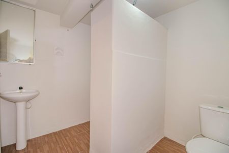 Casa para alugar com 170m², 3 quartos e 3 vagasEdícula - Banheiro 