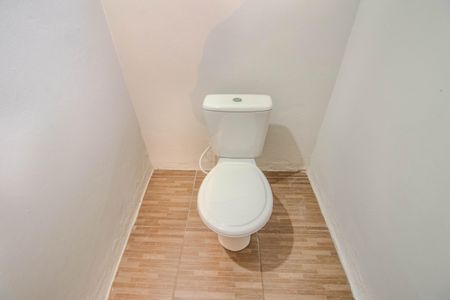 Casa para alugar com 170m², 3 quartos e 3 vagasEdícula - Banheiro 