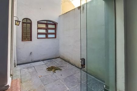 Casa para alugar com 330m², 3 quartos e 2 vagasSala