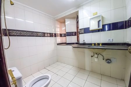 Casa para alugar com 330m², 3 quartos e 2 vagasBanheiro da Suíte 2