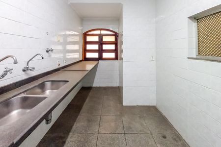 Casa para alugar com 330m², 3 quartos e 2 vagasCozinha