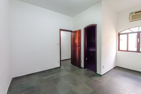 Casa para alugar com 330m², 3 quartos e 2 vagasSuíte 1