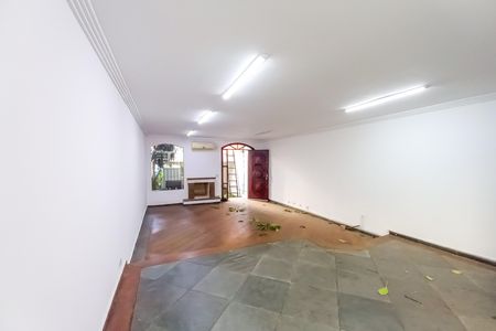 Casa para alugar com 330m², 3 quartos e 2 vagasSala
