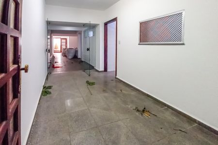Casa para alugar com 330m², 3 quartos e 2 vagasSala