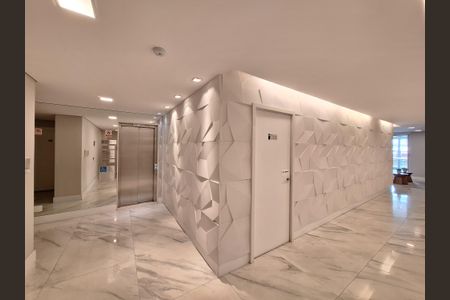 Apartamento à venda com 70m², 2 quartos e 2 vagas Apartamento à venda com 70m², 2 quartos e 2 vagasCorredor