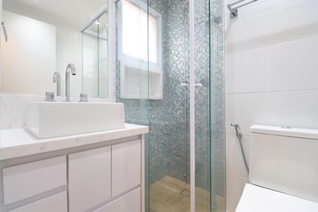 Apartamento à venda com 70m², 2 quartos e 2 vagasBanheiro da Suíte