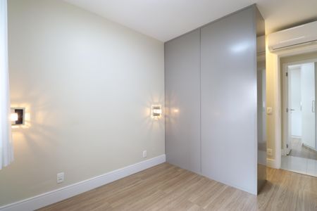 Apartamento à venda com 70m², 2 quartos e 2 vagasSuíte