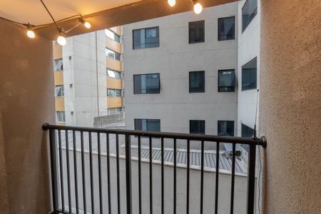 Apartamento para alugar com 39m², 2 quartos e sem vaga Apartamento para alugar com 39m², 2 quartos e sem vagaSacada