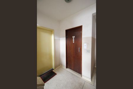 Apartamento à venda com 76m², 2 quartos e sem vagaElevador