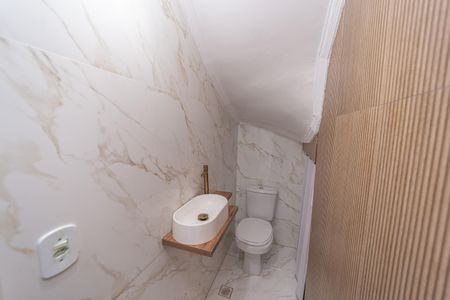 Casa de condomínio à venda com 124m², 4 quartos e 1 vagaLavabo