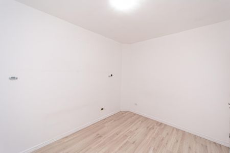 Casa de condomínio à venda com 124m², 4 quartos e 1 vagaQuarto 2