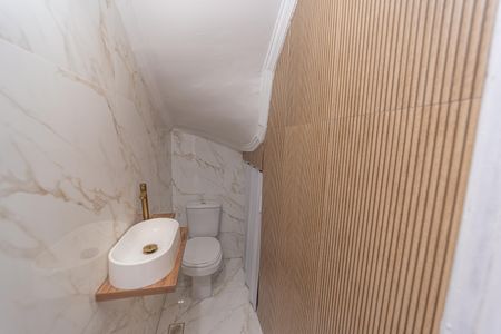 Casa de condomínio à venda com 124m², 4 quartos e 1 vagaLavabo