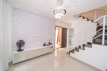 Casa de condomínio à venda com 124m², 4 quartos e 1 vagaSala