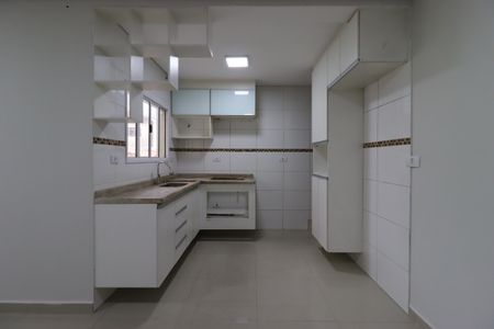Apartamento para alugar com 104m², 2 quartos e 2 vagasCozinha