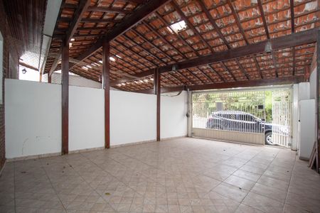 Casa à venda com 130m², 3 quartos e 3 vagas Casa à venda com 130m², 3 quartos e 3 vagasGaragem
