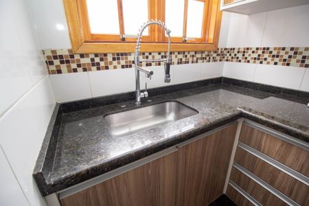 Casa à venda com 130m², 3 quartos e 3 vagas Casa à venda com 130m², 3 quartos e 3 vagasCozinha