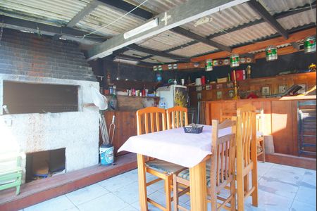 Casa à venda com 60m², 2 quartos e 4 vagasChurrasqueira