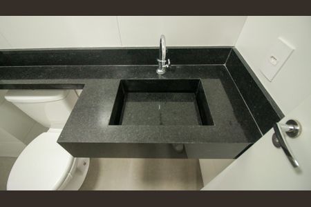 Apartamento para alugar com 34m², 2 quartos e sem vaga Apartamento para alugar com 34m², 2 quartos e sem vagaBanheiro
