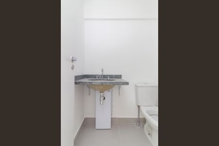 Casa de condomínio à venda com 24m², 0 quarto e sem vagaBanheiro