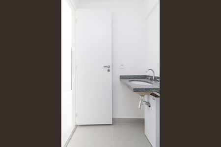 Casa de condomínio à venda com 24m², 0 quarto e sem vagaBanheiro