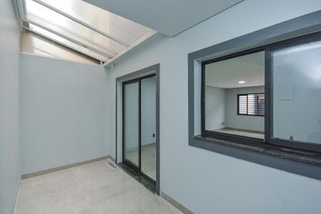 Casa à venda com 102m², 3 quartos e 2 vagasÁrea de Serviço