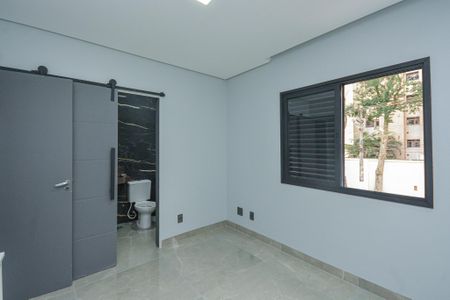 Casa à venda com 102m², 3 quartos e 2 vagasSuíte