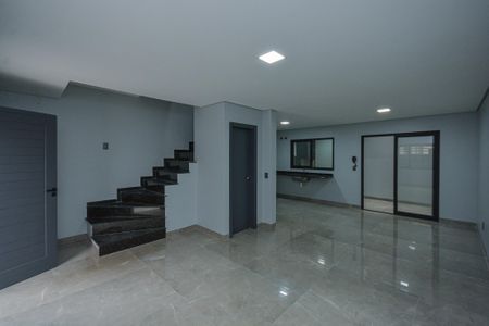 Casa à venda com 102m², 3 quartos e 2 vagasSala