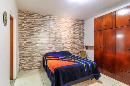 Casa à venda com 100m², 3 quartos e 4 vagas Casa à venda com 100m², 3 quartos e 4 vagasSuíte