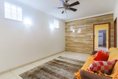 Casa à venda com 100m², 3 quartos e 4 vagas Casa à venda com 100m², 3 quartos e 4 vagasSala