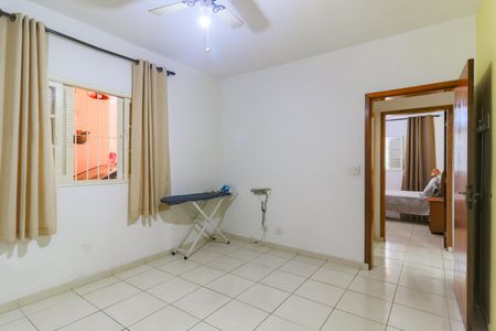 Casa à venda com 100m², 3 quartos e 4 vagas Casa à venda com 100m², 3 quartos e 4 vagasQuarto 2