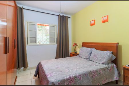 Casa à venda com 100m², 3 quartos e 4 vagas Casa à venda com 100m², 3 quartos e 4 vagasQuarto 1