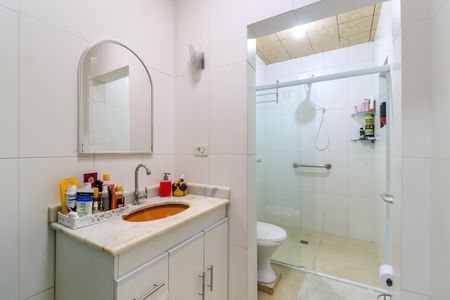 Casa à venda com 100m², 3 quartos e 4 vagas Casa à venda com 100m², 3 quartos e 4 vagasBanheiro