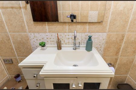 Casa à venda com 100m², 3 quartos e 4 vagas Casa à venda com 100m², 3 quartos e 4 vagasLavabo