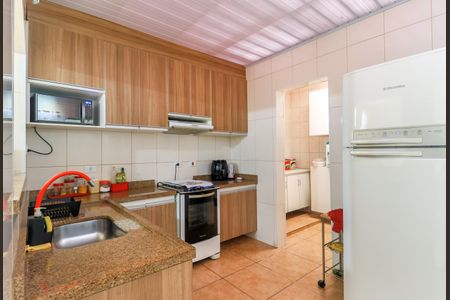 Casa à venda com 100m², 3 quartos e 4 vagas Casa à venda com 100m², 3 quartos e 4 vagasCozinha