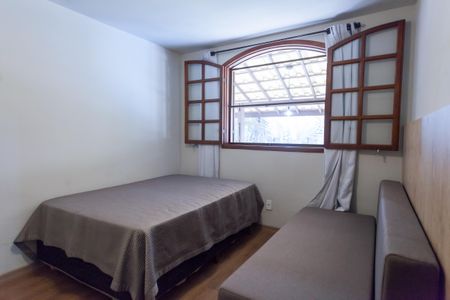 Casa de condomínio à venda com 384m², 4 quartos e 4 vagasQuarto 1